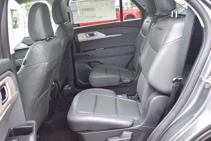 New 2025 Ford Explorer ActiveImage 9