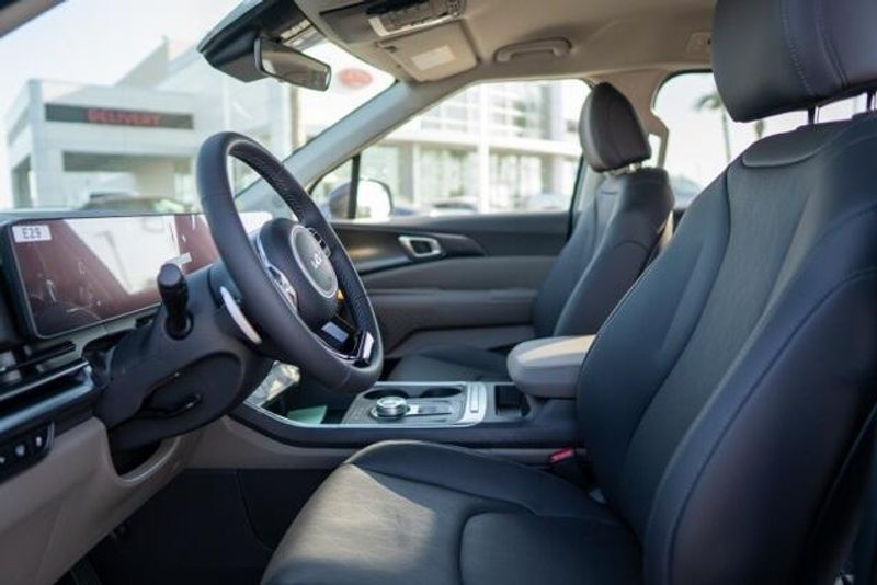 2026 Kia Carnival Hybrid LXSImage 9