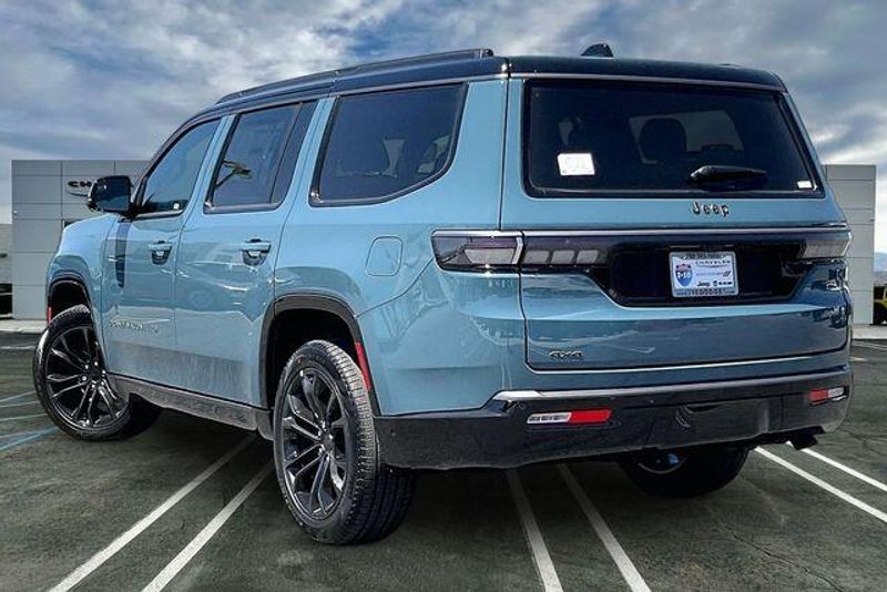 2026 Jeep Grand Wagoneer Summit Obsidian 4x4Image 2