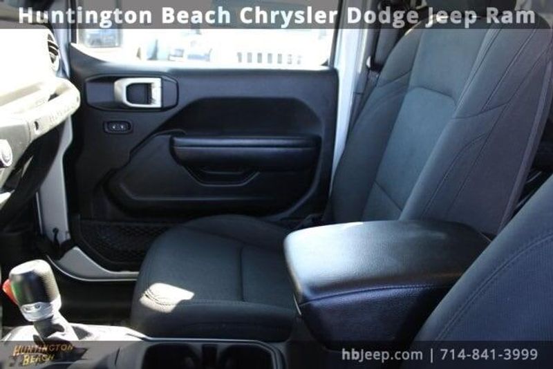 2022 Jeep Wrangler Unlimited Sport SImage 28