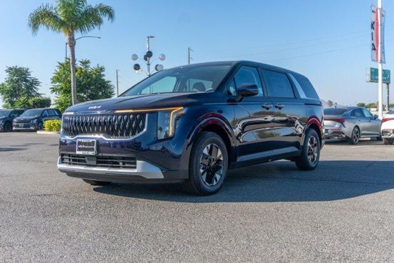 New 2026 Kia Carnival Hybrid LXSImage 3