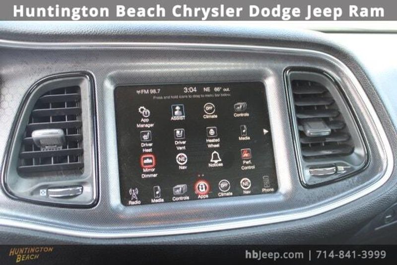 2015 Dodge Challenger SXTImage 27