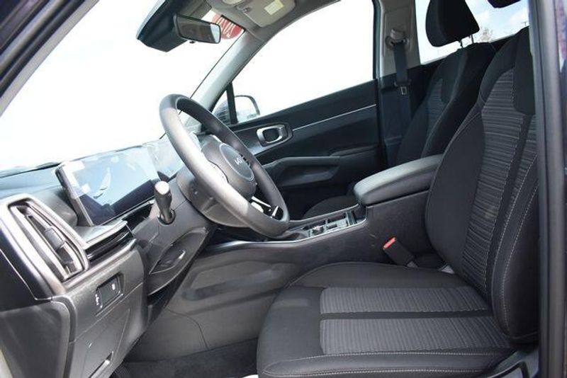 New 2025 Kia Sorento LXImage 23