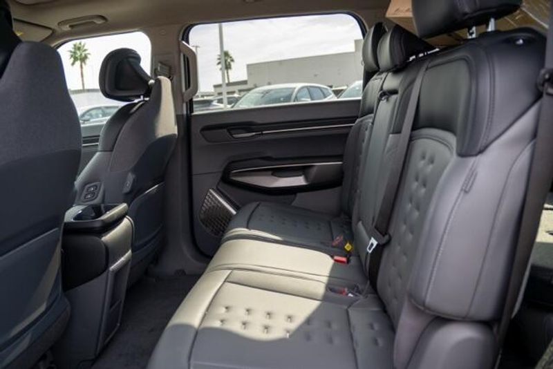 New 2026 Kia EV9 WindImage 12