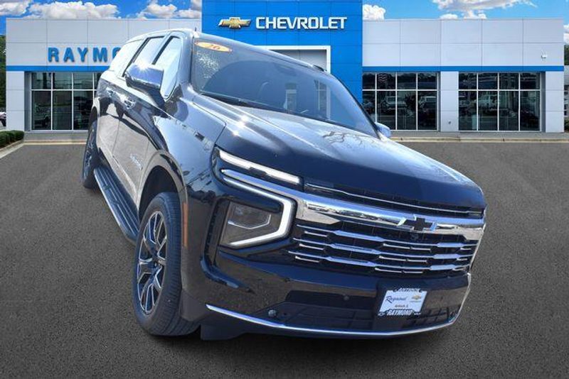 New 2026 Chevrolet Suburban PremierImage 10