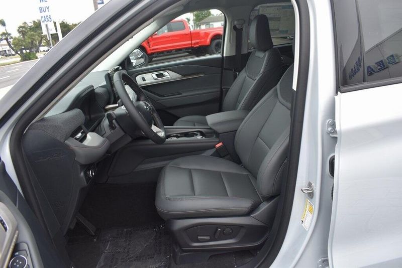 New 2025 Ford Explorer ActiveImage 14