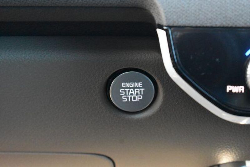 New 2026 Kia Carnival Hybrid EXImage 30