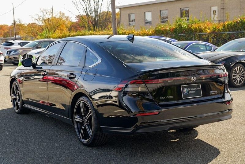 2023 Honda Accord Hybrid Sport photo 4