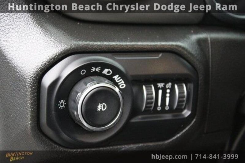 2022 Jeep Wrangler Unlimited SaharaImage 12