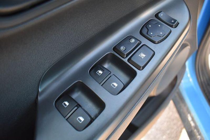 Used 2022 Hyundai Kona SELImage 19