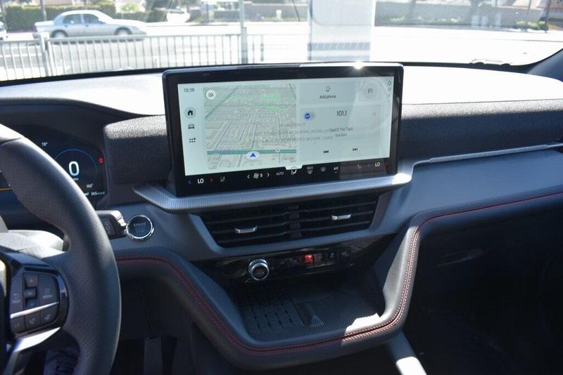 New 2025 Ford Explorer ST-LineImage 18