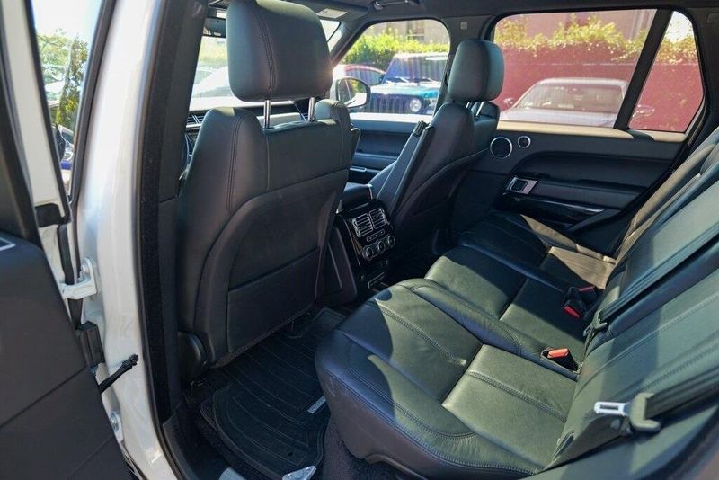 2016 Land Rover Range Rover SuperCharged photo 19