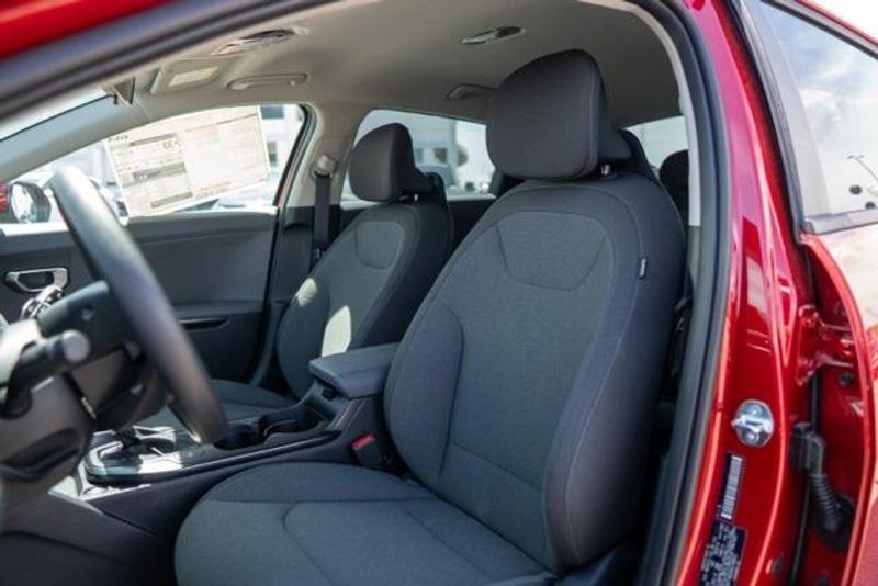 2025 Kia K4 LXSImage 9