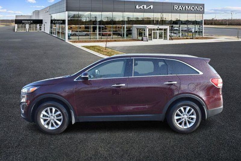 Used 2016 Kia Sorento LXImage 6
