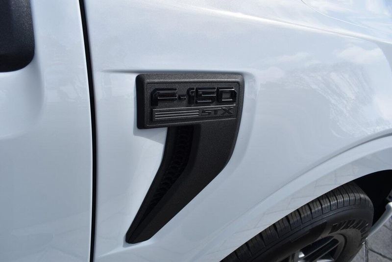 2025 Ford F-150 STXImage 5