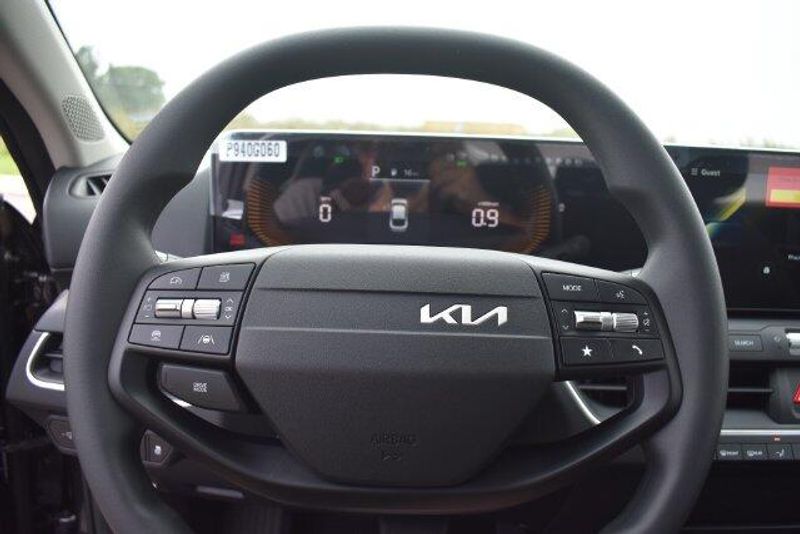 New 2026 Kia K4 LXSImage 24