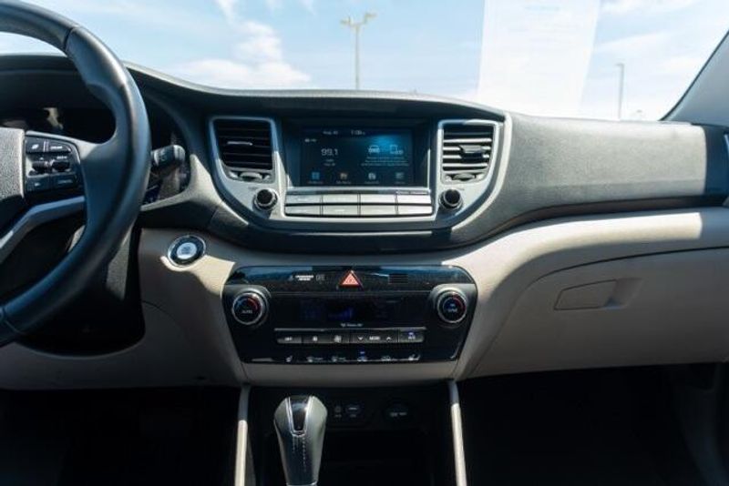 Used 2018 Hyundai Tucson ValueImage 17
