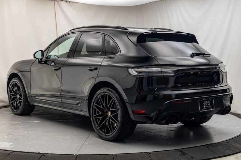 2023 Porsche Macan GTSImage 3