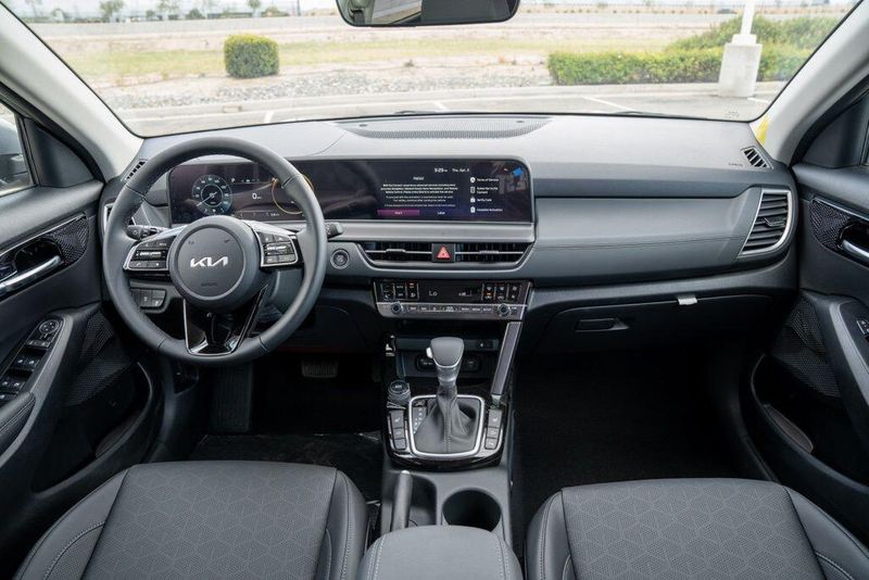 New 2026 Kia Seltos EXImage 16