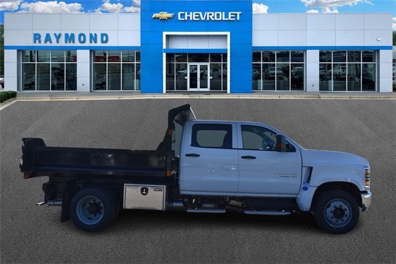 2024 Chevrolet Silverado 4500HD Work TruckImage 2