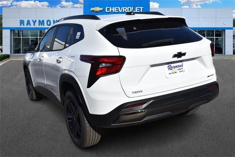 2025 Chevrolet Trax ActivImage 5