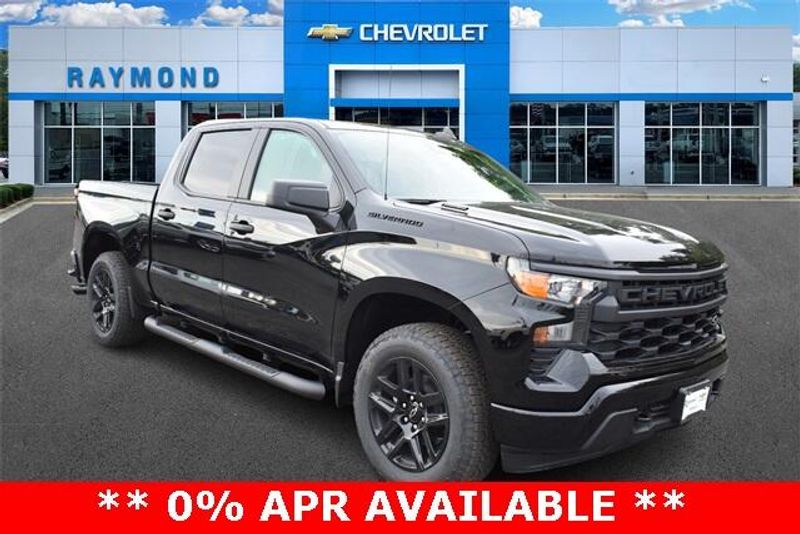 New 2025 Chevrolet Silverado 1500 CustomImage 1