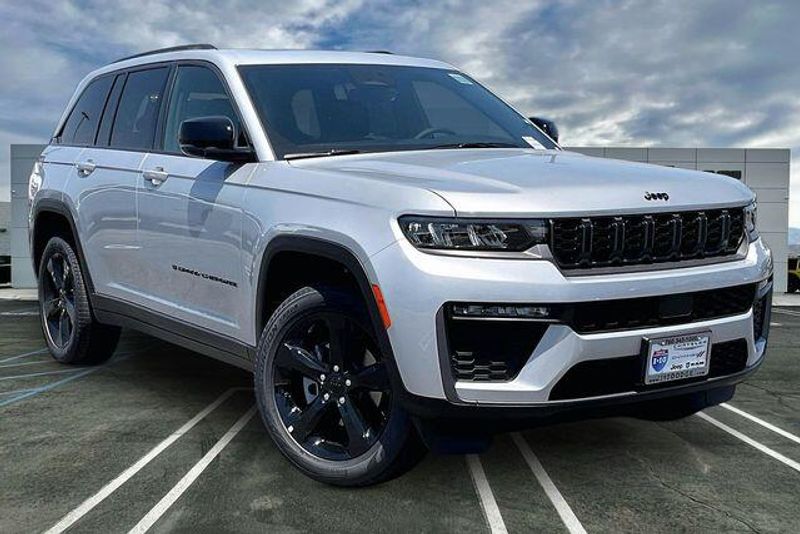 New 2026 Jeep Grand Cherokee Limited 4x2Image 14