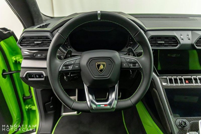 2021 Lamborghini Urus Pearl CapsuleImage 16