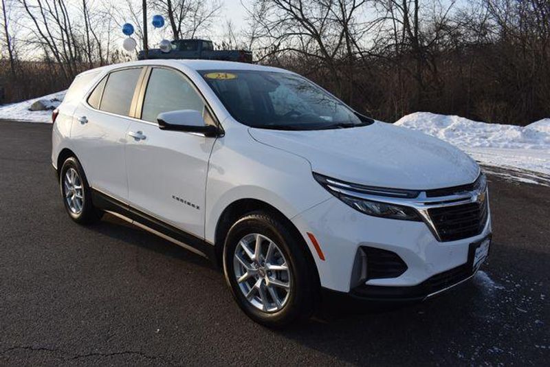 Used 2024 Chevrolet Equinox LTImage 11