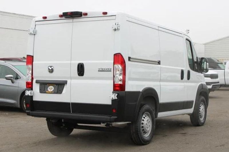 2025 RAM ProMaster 1500 Low Roof 118 WBImage 5