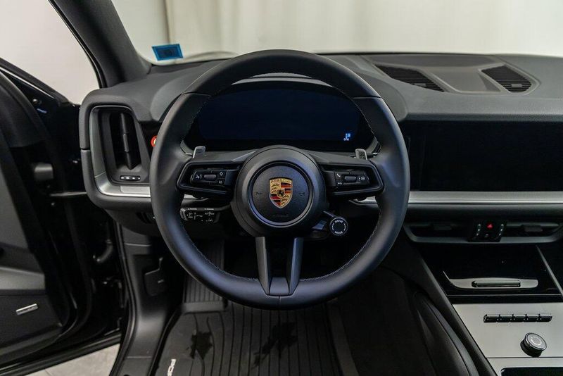 2024 Porsche Cayenne BaseImage 14