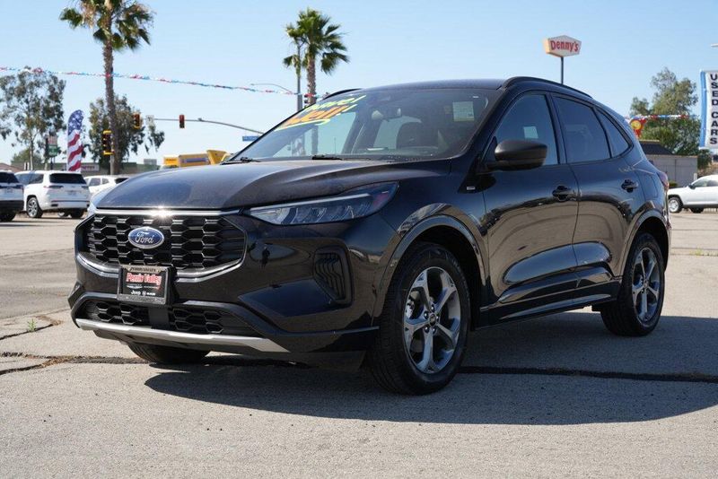 Used 2023 Ford Escape ST-LineImage 3