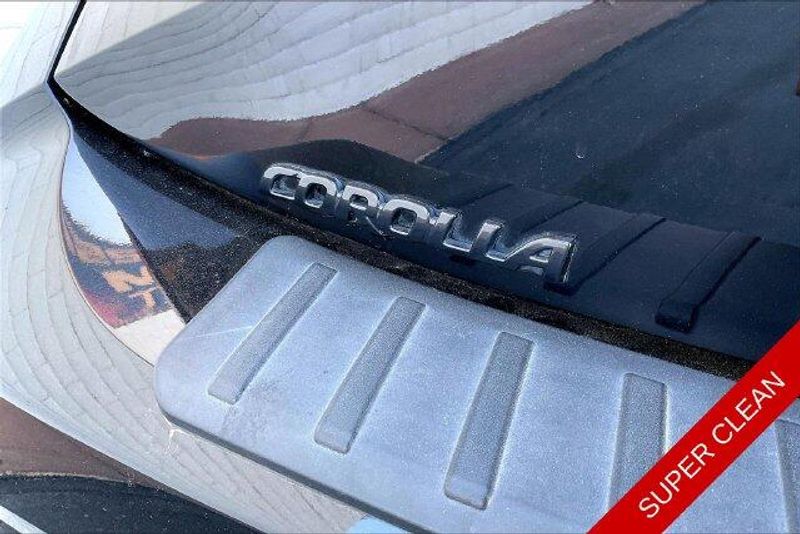 Used 2025 Toyota Corolla Hatchback SEImage 31