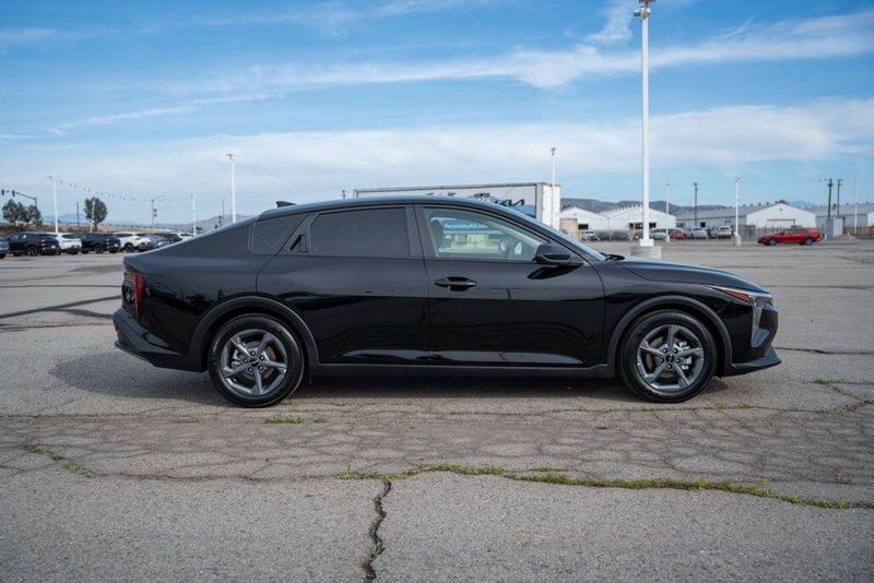 Used 2025 Kia K4 LXSImage 8