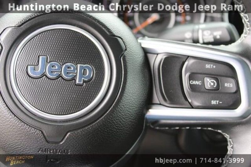 2022 Jeep Gladiator OverlandImage 25