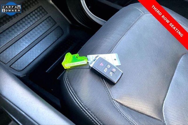 Used 2024 Land Rover Defender X-Dynamic SEImage 11