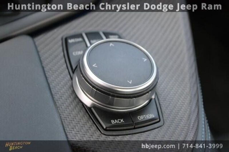 2019 BMW i8 BaseImage 18