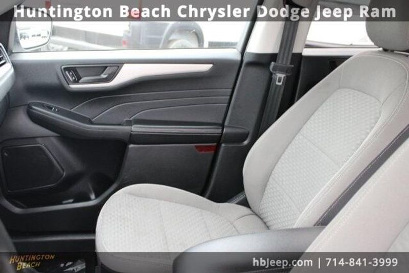 2022 Ford Escape SE HybridImage 29