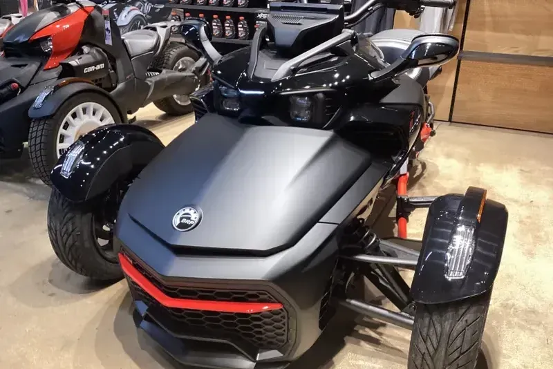 2024 CAN-AM SPYDER F3S MONOLITH BLACK SATIN 