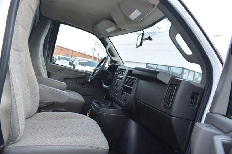 New 2025 Chevrolet Express 3500 Work VanImage 13