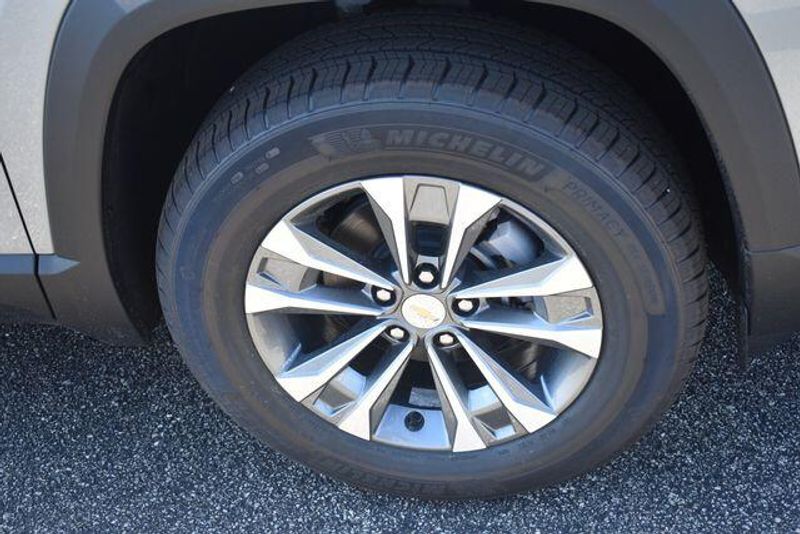 New 2027 Chevrolet Equinox LTImage 12