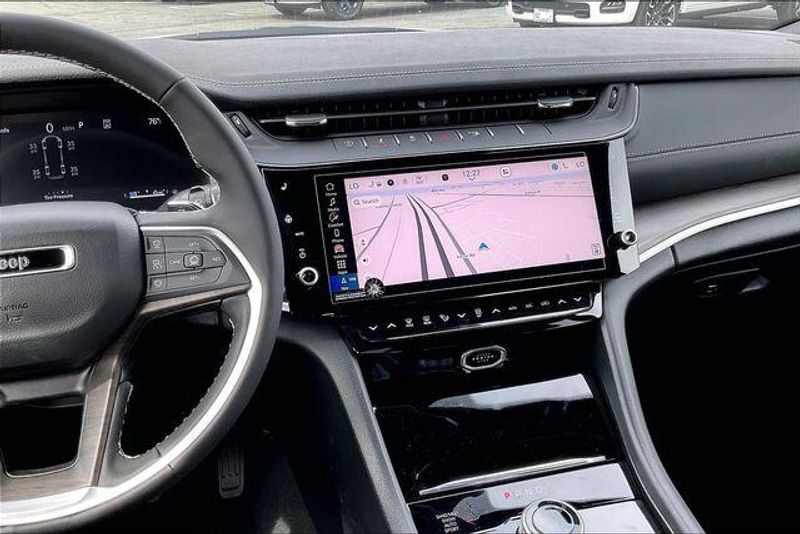 New 2026 Jeep Grand Cherokee L Limited 4x4Image 5