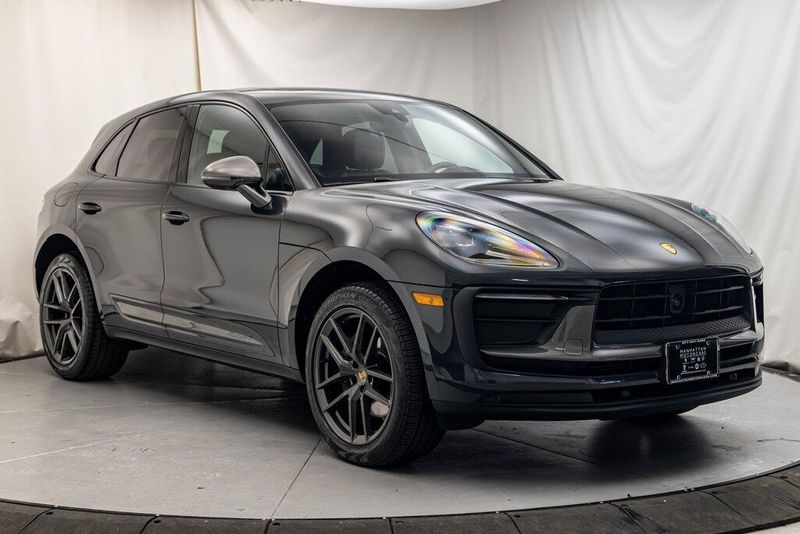 2023 Porsche Macan TImage 7