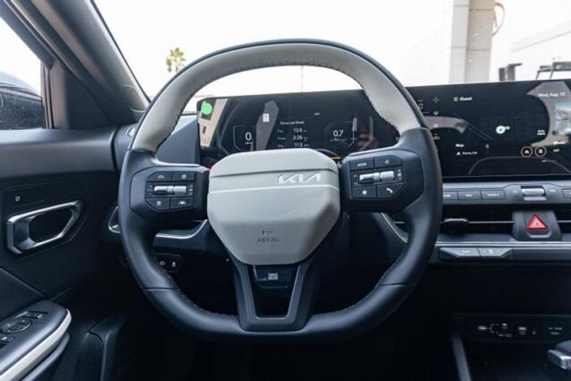New 2025 Kia K4 GT-LineImage 16