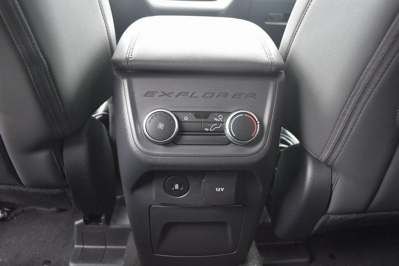 New 2025 Ford Explorer ActiveImage 11