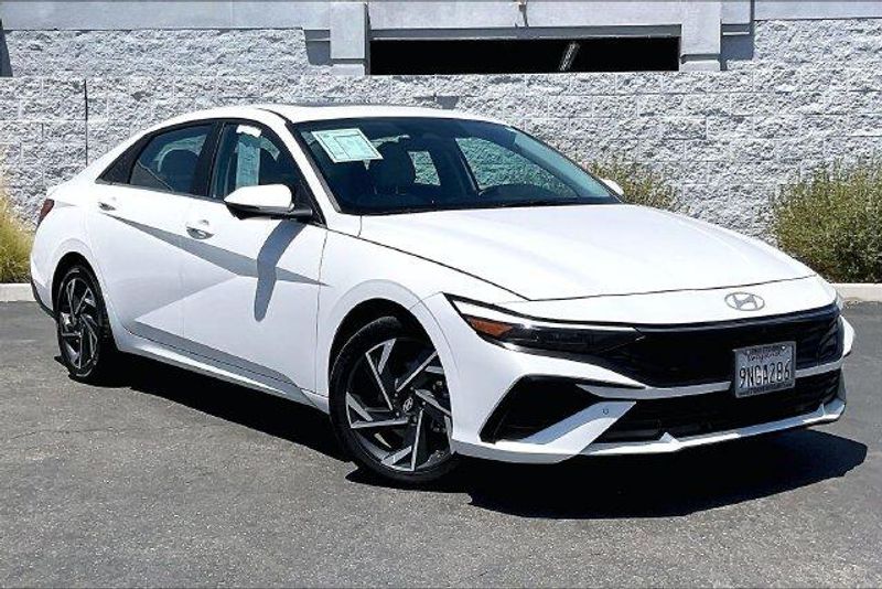 Used 2024 Hyundai Elantra LimitedImage 12