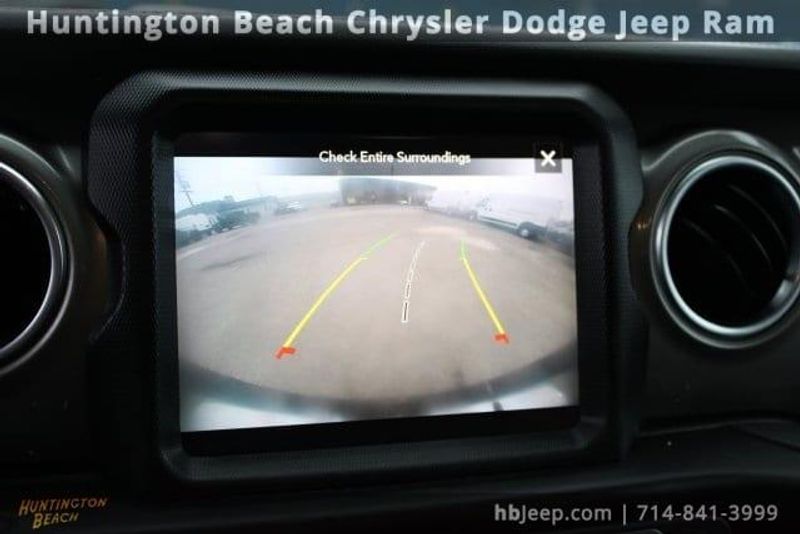 2022 Jeep Wrangler Unlimited SaharaImage 24