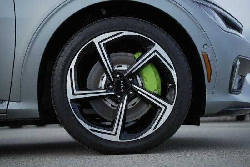 Used 2024 Kia EV6 GTImage 9