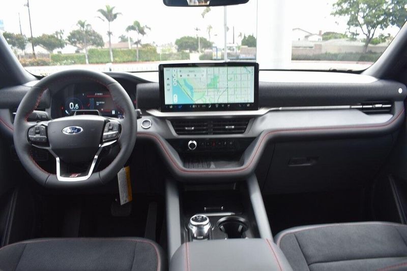New 2025 Ford Explorer STImage 11