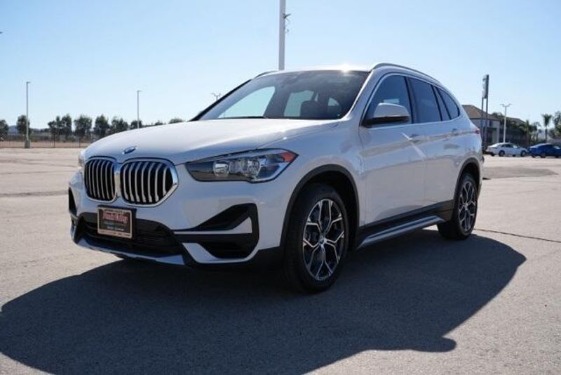 Used 2021 BMW X1 sDrive28iImage 3